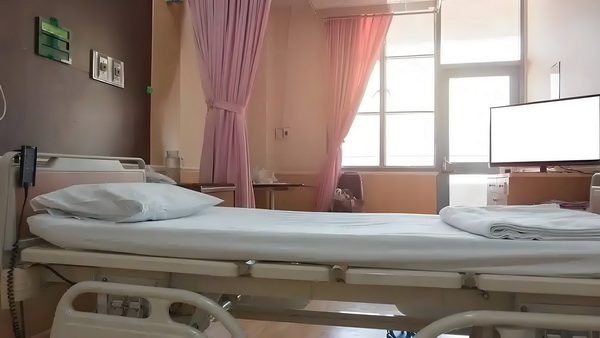 深圳个人落户_李兰迪：认可自己是一件很酷的事情 不下加之居高成本生活